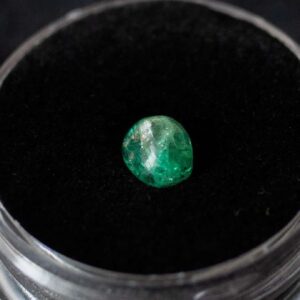 Cabujón de Esmeralda con Marmaja Natural · Emeraldland