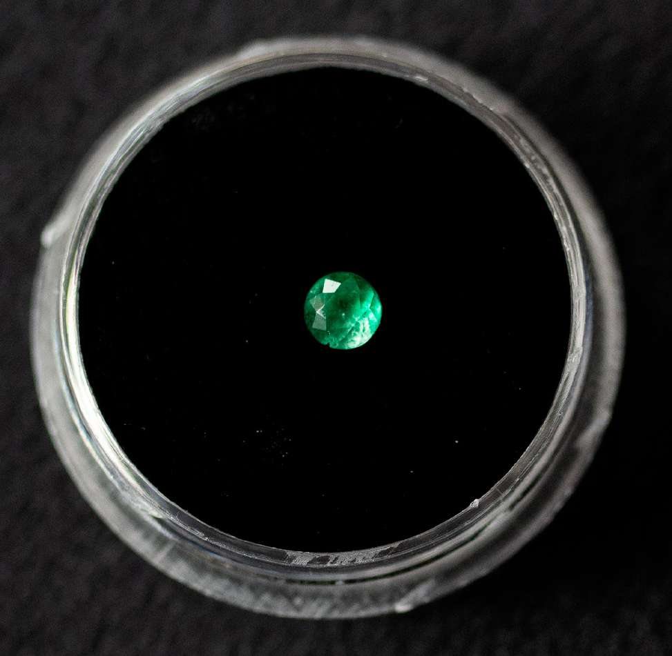 Esmeralda Circular Tallada Premium · Emeraldland